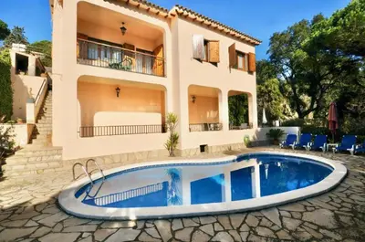 Piscina en o cerca de Villa Victoria