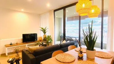 Una televisión o centro de entretenimiento en Hostal Es Niu de Tamariu