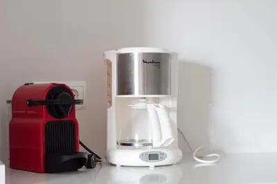 Utensilios para hacer té y café en Playa Canadell MAR P primera línea de mar con terraza - WeHost Costa Brava