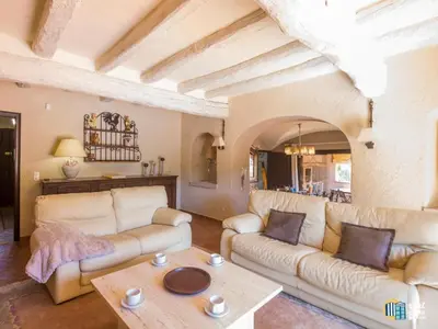 Zona de estar de Villa Violeta en Mas Nou Platja d'Aro