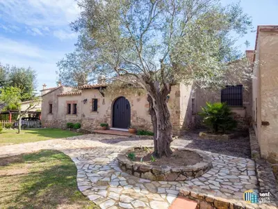 Jardín al aire libre en Villa Violeta en Mas Nou Platja d'Aro