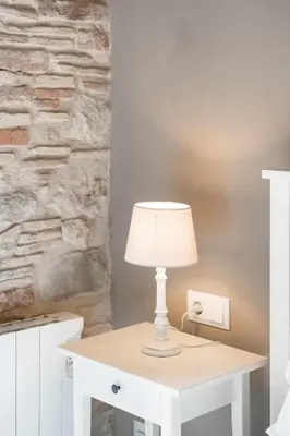 Plano de Revitalized Apartment in Historical Building