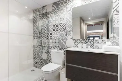 Un baño de Revitalized Apartment in Historical Building