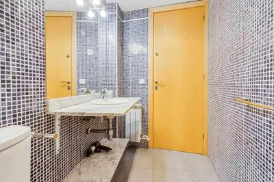 Un baño de Rentalsbcn - Passeig de la Marina