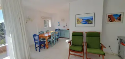 Zona de estar de Precioso apartamento con piscina en Tamariu