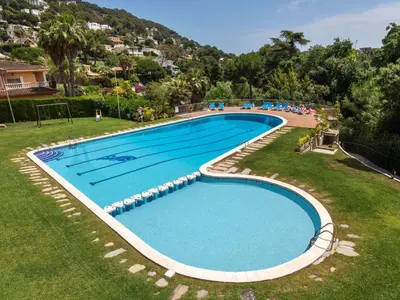 Piscina en o cerca de Apartment Cala Bona by Interhome