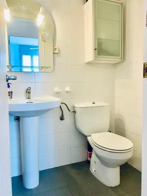 Un baño de Hauzify I Apartament Fortuny