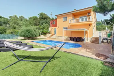 Piscina en o cerca de VILLA ROSES with swimming pool & mountain view