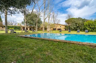 Piscina en o cerca de Masia Marco Grupos Grandes Piscina Barbacoa Aire Acondicionado
