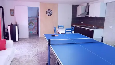 Una cocina o zona de cocina en Villa Blanca 10 minutos de la Playa Costa Brava