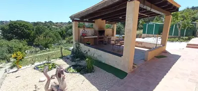 Un balcón o terraza de Villa Blanca 10 minutos de la Playa Costa Brava