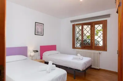 Cama o camas de una habitación en Hauzify I Casa Suredes