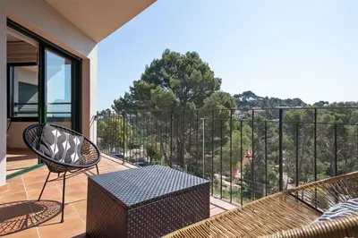 Un balcón o terraza de Precioso apartamento en Begur al lado de la playa Racó de Pals