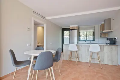 Una cocina o zona de cocina en Precioso apartamento en Begur al lado de la playa Racó de Pals