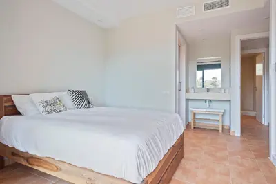 Cama o camas de una habitación en Precioso apartamento en Begur al lado de la playa Racó de Pals