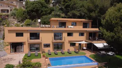 Piscina en o cerca de VILLA LA CALA with swimming pool & sea view, 10 min walk from the sea