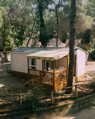 Edificio en el que se encuentra el camping