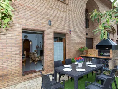 Un patio o zona al aire libre en Holiday Home Cabanyes Club by Interhome