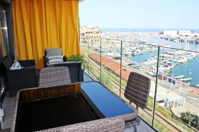 Zona de estar de Elegante apt. p/4 pax a 1 min de la Playa con WiFI