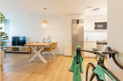 Una televisión o centro de entretenimiento en Bravissimo Gerió, 2-bedroom apartment
