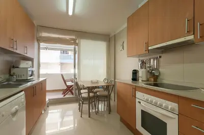 Una cocina o zona de cocina en Lets Holidays EXCELLENT APARTMENT NEXT BEACH 7