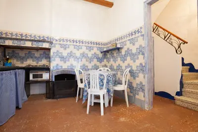 Una cocina o zona de cocina en Let's Holidays HOUSE IN THE HEART OF TOSSA