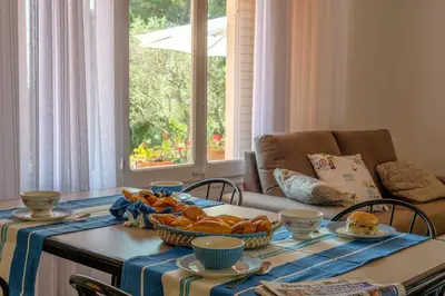 Comida en o cerca de esta villa
