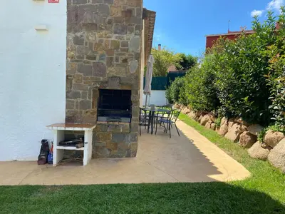 Jardín al aire libre en Formentera a la Costa Brava amb BBQ i jardí