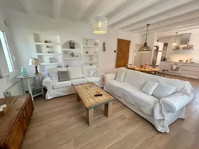 Una cocina o zona de cocina en Formentera a la Costa Brava amb BBQ i jardí
