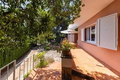 Jardín al aire libre en Bravissimo Vil·les Brusi B S'Agaró