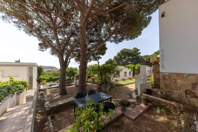 Jardín al aire libre en Bravissimo Vil·les Brusi D S'Agaró