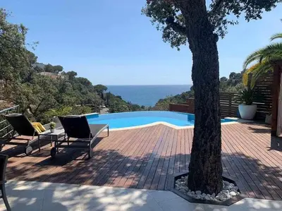Piscina en o cerca de Estilo Mediterráneo a 200 m playa con piscina