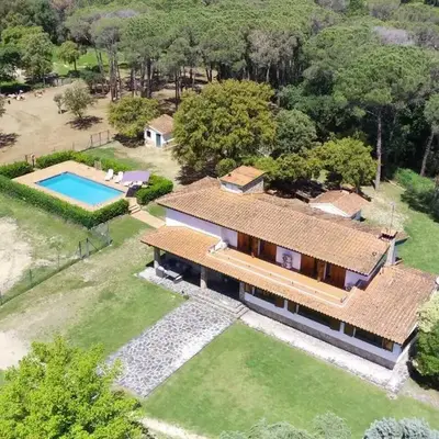 Villa Can Raurell · Casa rural para 14 en Girona