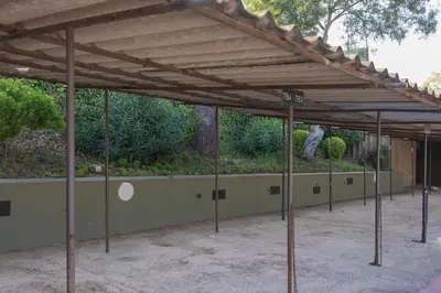 Plano de Apartament gran amb vistes al mar, piscina i pàrquing