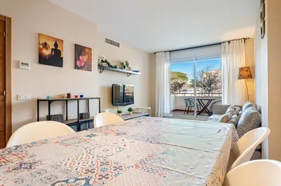 Cama o camas de una habitación en Hauzify I Apartament Balmanya 2A