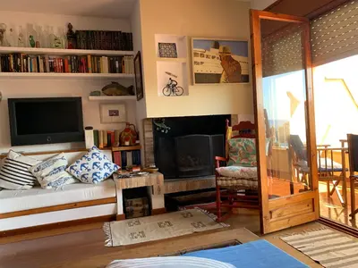 Zona de estar de Calella de Palafrugell bellísimo apartamento con vistas al mar
