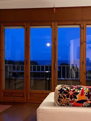 Zona de estar de Calella de Palafrugell bellísimo apartamento con vistas al mar