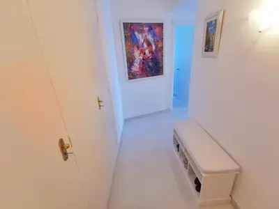 Plano de Spacious seafront apartment