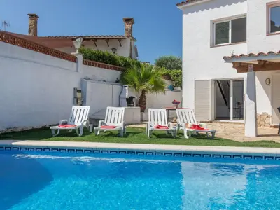 Piscina en o cerca de Villa Neus by Interhome