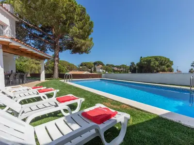 Piscina en o cerca de Villa Neus by Interhome