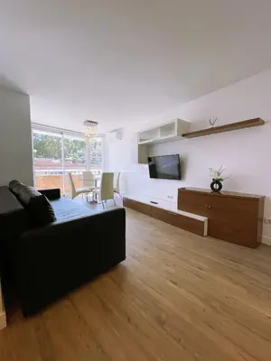 Una televisión o centro de entretenimiento en Live Lloret