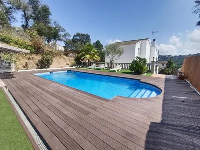 Piscina en o cerca de Bright Villa in Vidreres with Private Pool and Jacuzzi