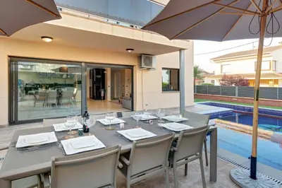 Piscina en o cerca de VILLA RIOJA with pool & mountain and sea view, ONLY FAMILYS