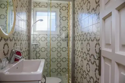 Un baño de AW-2 CALELLA DE PALAFRUGELL 6Pax