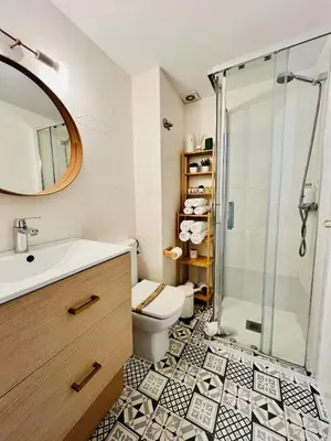 Un baño de Encantador apartamento en Tossa de Mar