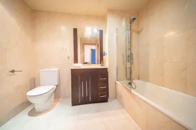 Un baño de HomeHolidaysRentals Milos - Costa Barcelona
