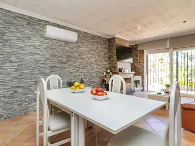 Una cocina o zona de cocina en Holiday Home Aguilera by Interhome