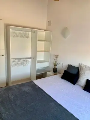 Cama o camas de una habitación en Flat in Girona City Centre - 5 mins from Old Town and Train Station