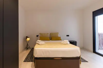 Cama o camas de una habitación en Bravissimo Les Voltes, Modern 1-bedroom apartment