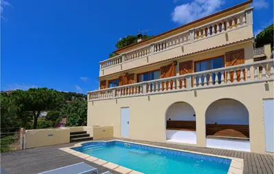 Piscina en o cerca de Nice Home In Sant Cebria De Vallalt